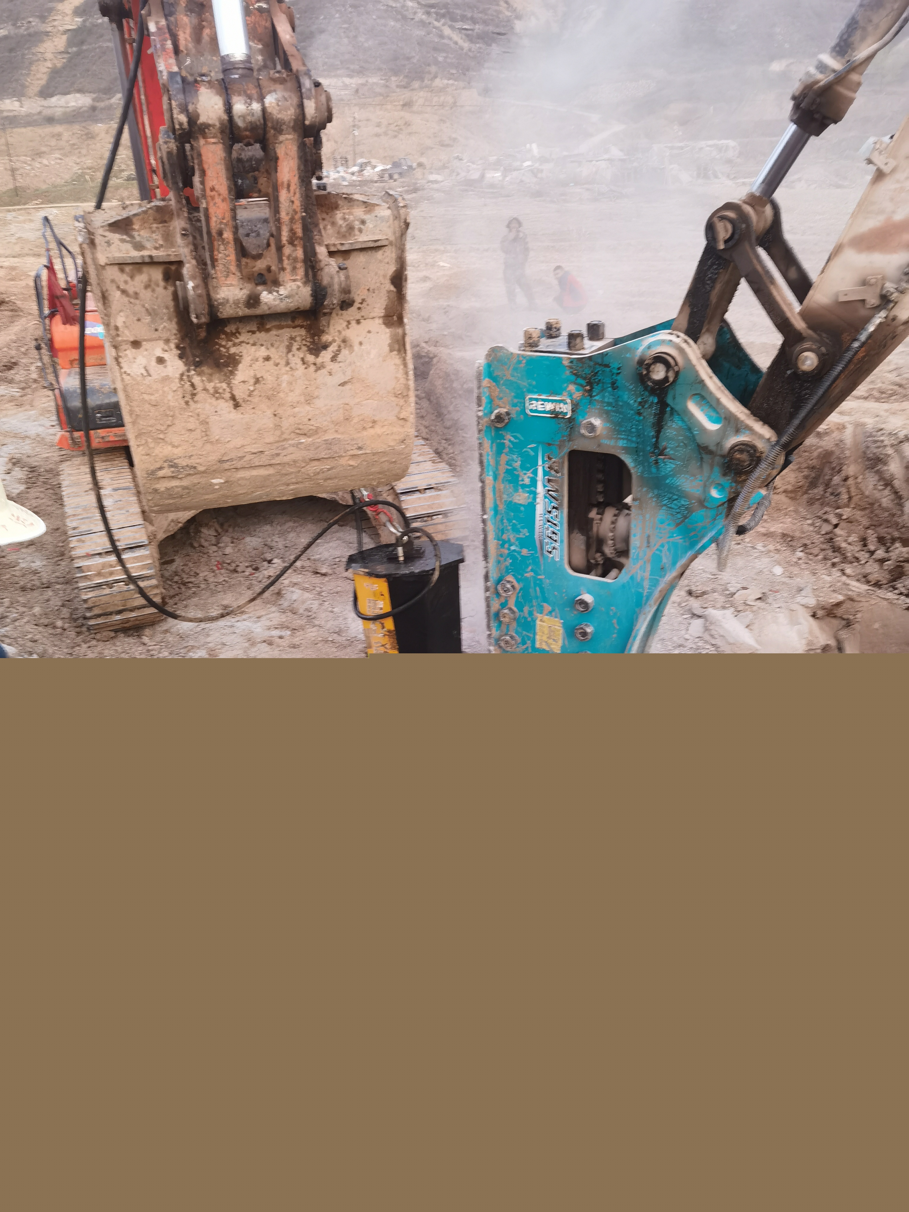 新一代“泵王”HBT90.48.572RS超高压混凝土输送泵在武汉绿地中心施工