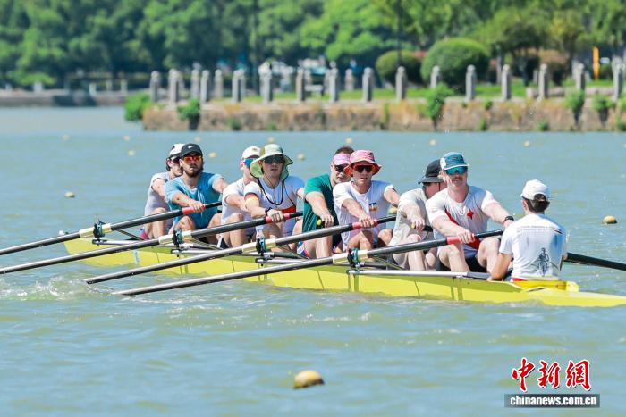 名校选手齐聚南昌青山湖 2025赛艇大师赛开启国际