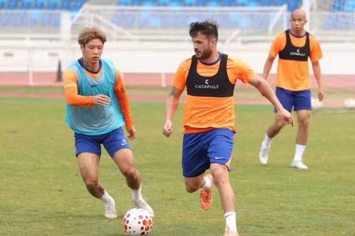 山东泰山三轮暴露进攻隐患 教练韩鹏面临执教危