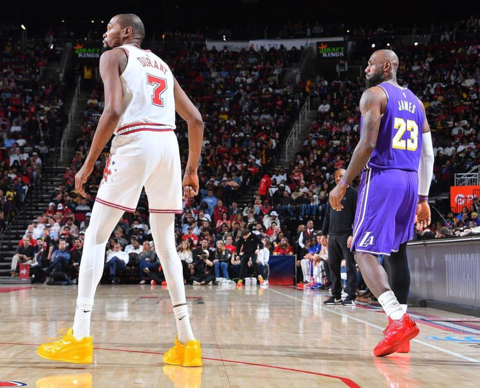 火箭季后赛战术重心转移 卡佩拉角色边缘化