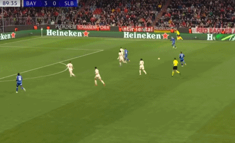 中超新星托利奇上演齐达内式优雅过人，对阵国