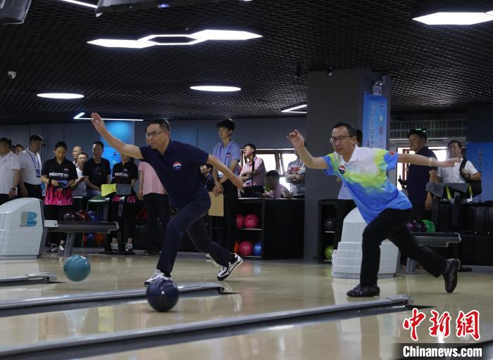 银川举行的2024年全国壮老年保龄球友谊赛-宁夏站